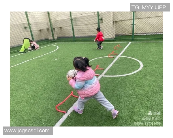 胯下颠足球技巧揭秘如何在球场上轻松玩转这项炫酷技能