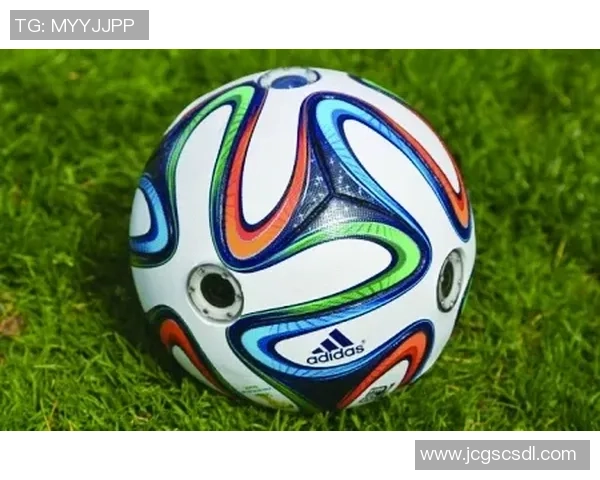 足球图匠:用创意与热情绘制绿茵场上的每一个精彩瞬间 足球图匠:用创意与热情绘制绿茵场上的每一个精彩瞬间