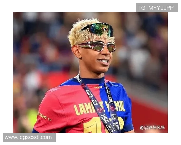 芭莎足球盛典揭幕明星球员齐聚展现足球魅力与时尚风潮 芭莎足球盛典揭幕明星球员齐聚展现足球魅力与时尚风潮